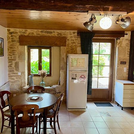 La Vieille Ferme: superbe complexe de 3 gîtes en pierre avec Piscine au coeur du Périgord Noir Saint-Genies Exterior foto