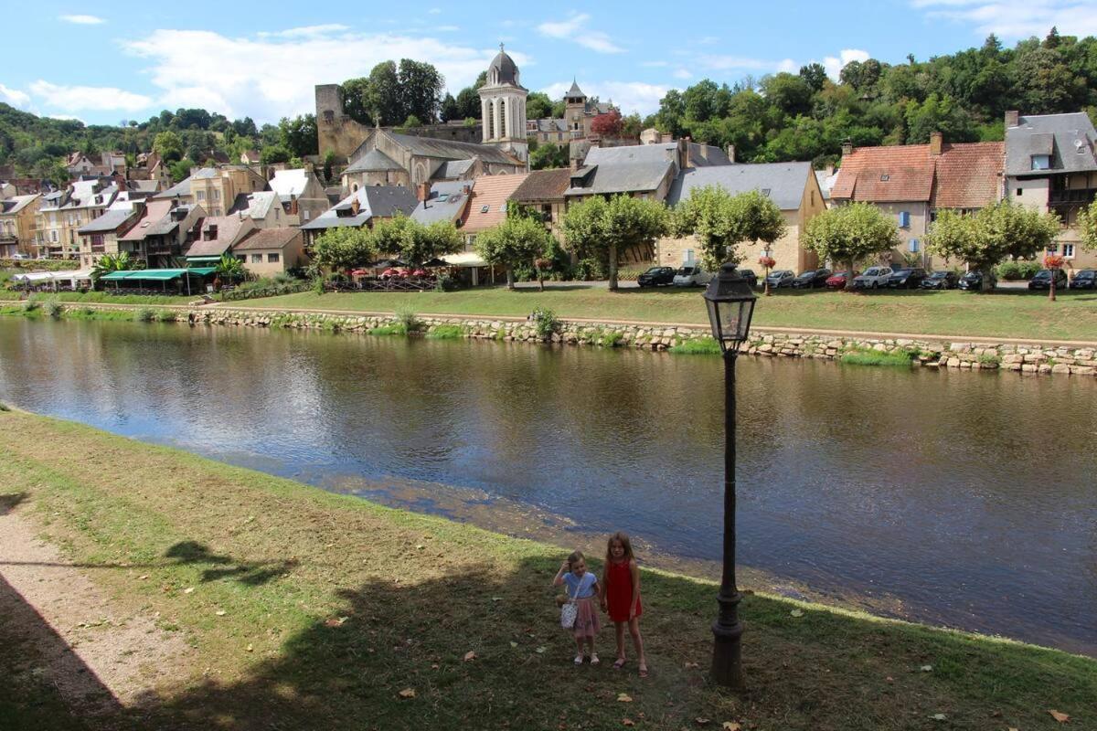 La Vieille Ferme: superbe complexe de 3 gîtes en pierre avec Piscine au coeur du Périgord Noir Saint-Genies Exterior foto