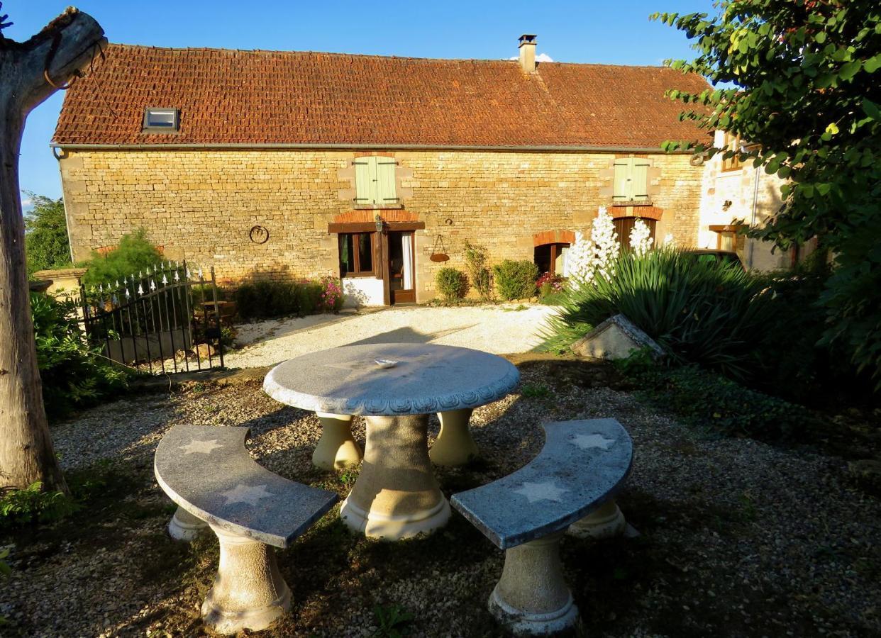 La Vieille Ferme: superbe complexe de 3 gîtes en pierre avec Piscine au coeur du Périgord Noir Saint-Genies Exterior foto