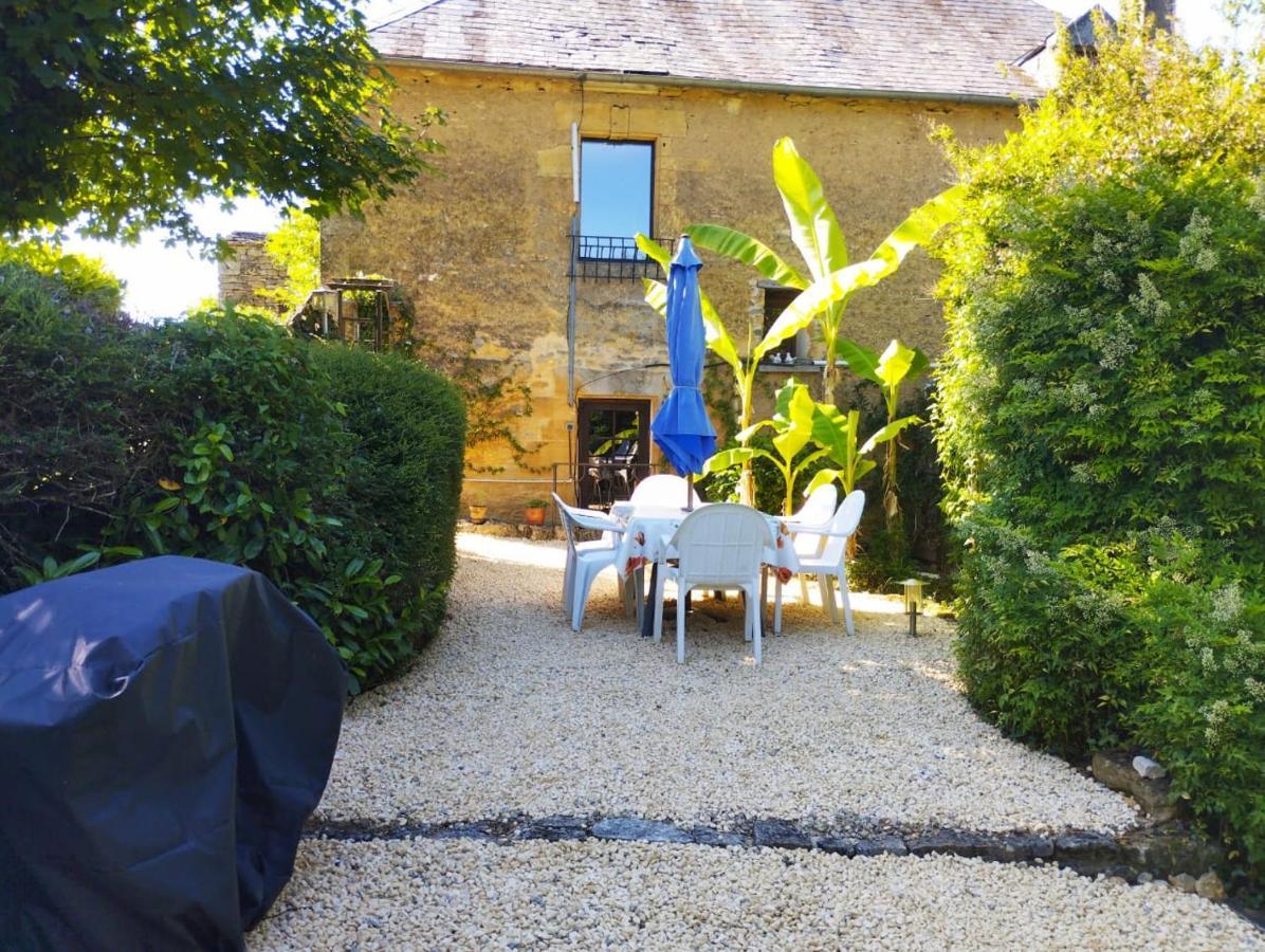 La Vieille Ferme: superbe complexe de 3 gîtes en pierre avec Piscine au coeur du Périgord Noir Saint-Genies Exterior foto