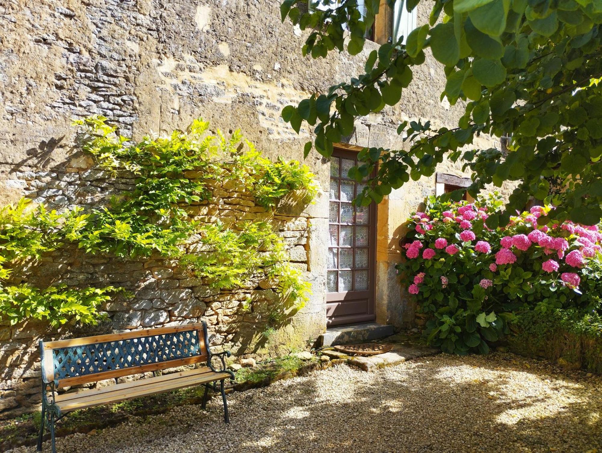 La Vieille Ferme: superbe complexe de 3 gîtes en pierre avec Piscine au coeur du Périgord Noir Saint-Genies Exterior foto